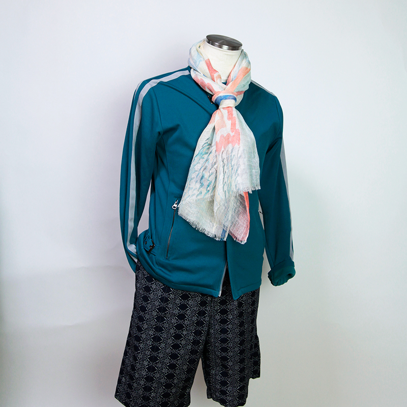 sporty-style-suggestion-of-wrap-stole-5