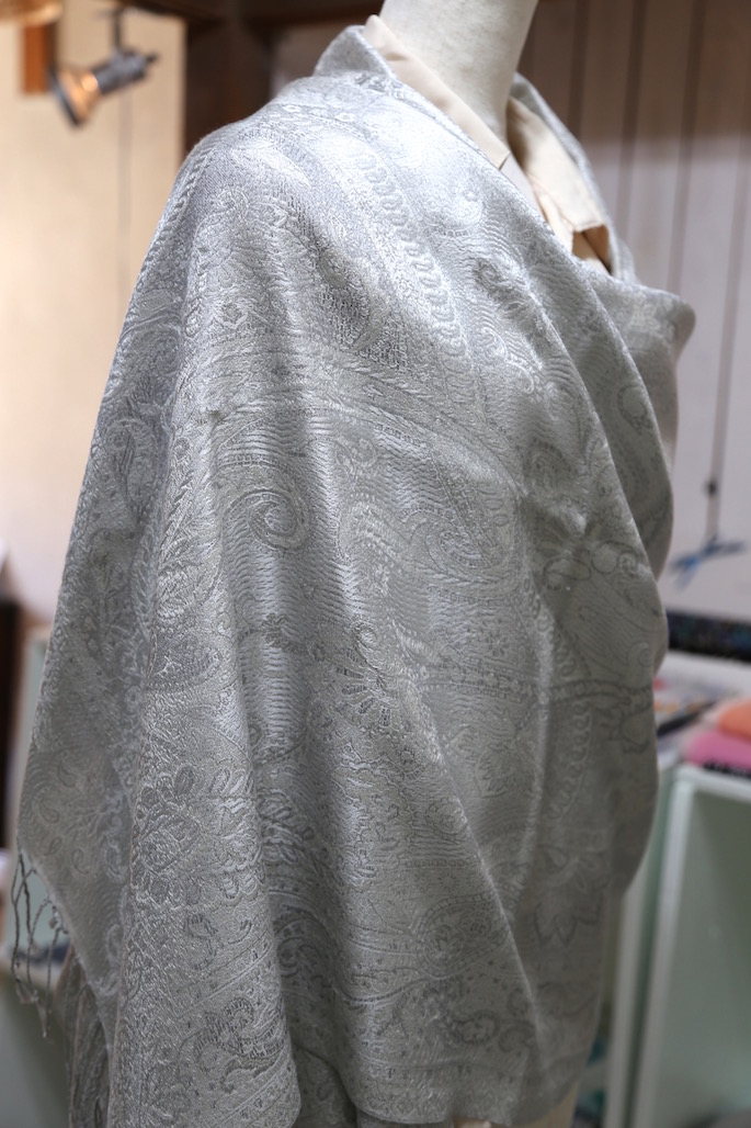 advantage-of-a-silk-stole-the-fault-and-utilization-method